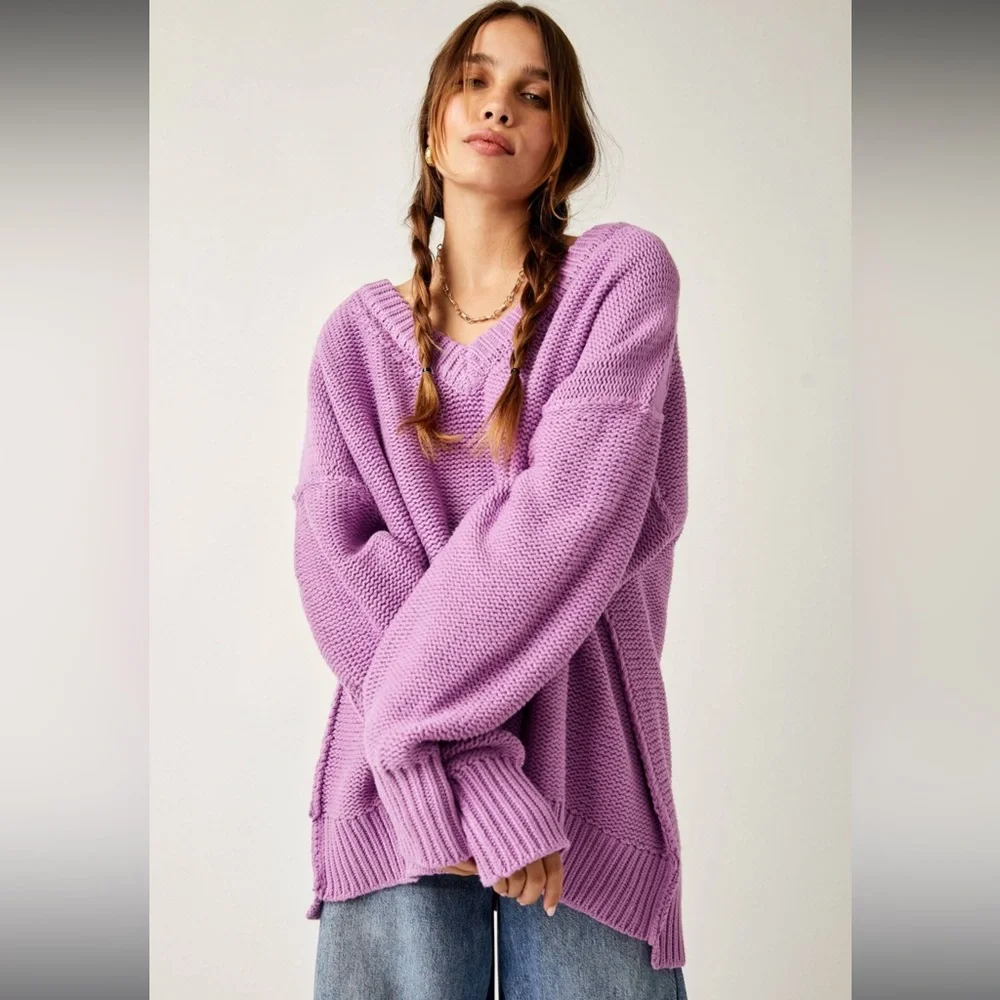 NWOT Alli V-Neck sweater by Free People in size XS